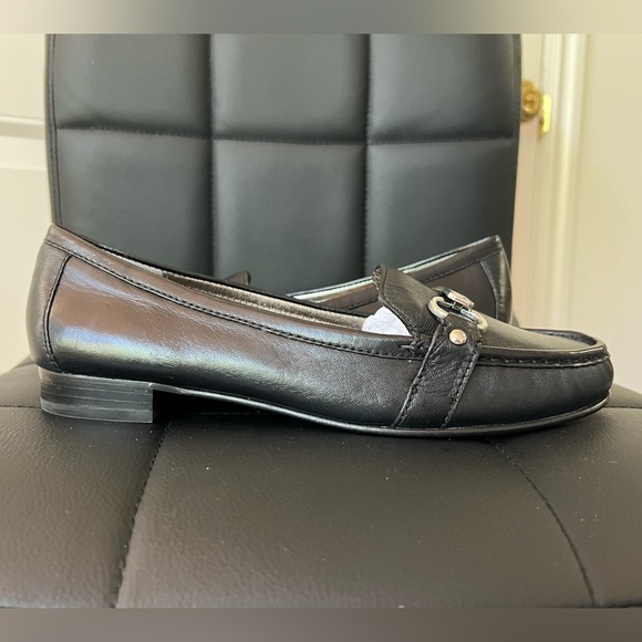 COACH LEATHER LOAFERS, SIZE 8.5 - Picture 3 of 8